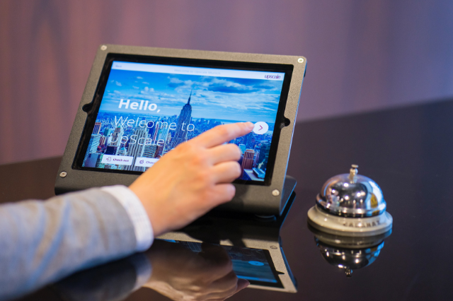¿Qué es el check in y check out en un hotel? Paso a paso para hacerlo correctamente con ejemplos